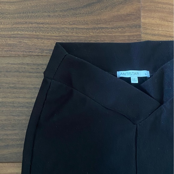 V waist, flare leggings - Picture 2 of 2